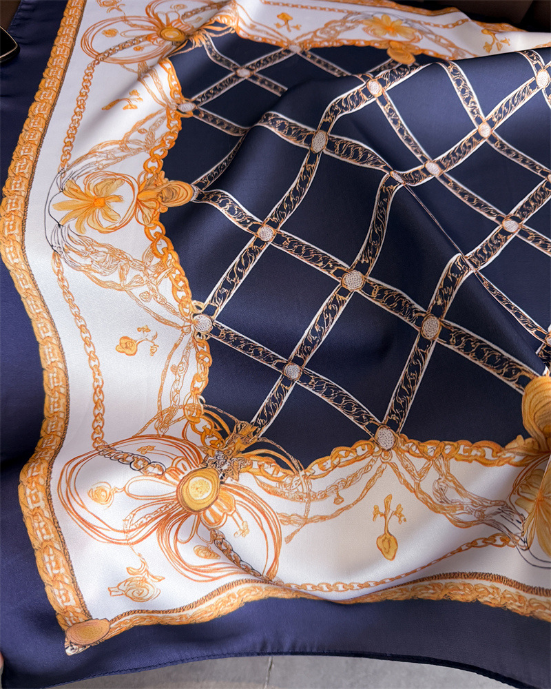 Lenço de Seda Quadrado Azul Cl - Ascot Neck Scarf avaliação e preço